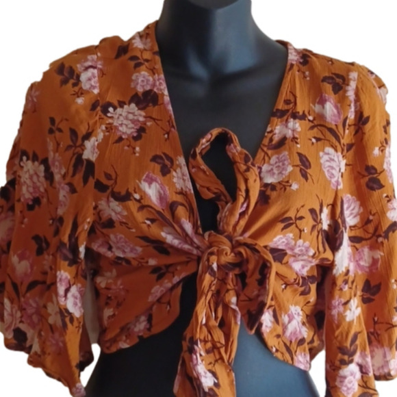 AMERICAN Eagle floral crop/ tie up top. Size small. Good used condition, no flaw - Picture 1 of 11